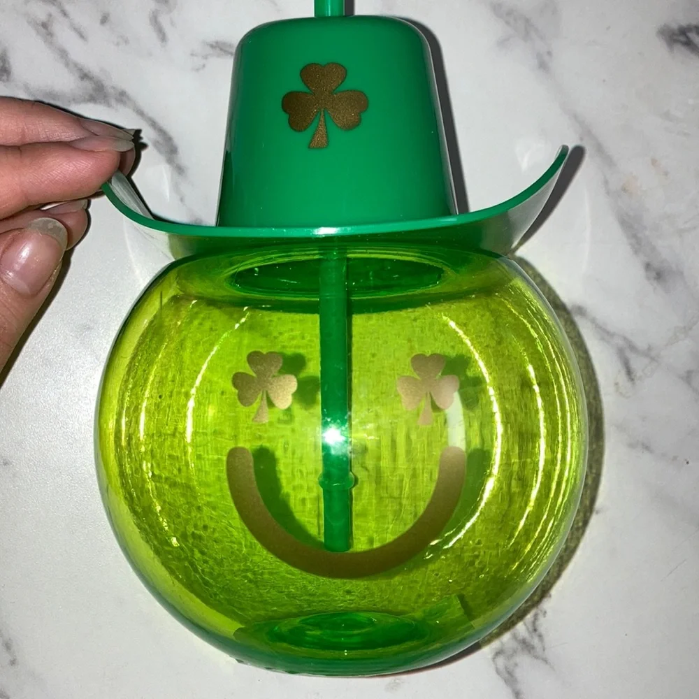 Green Shamrock Party Cup